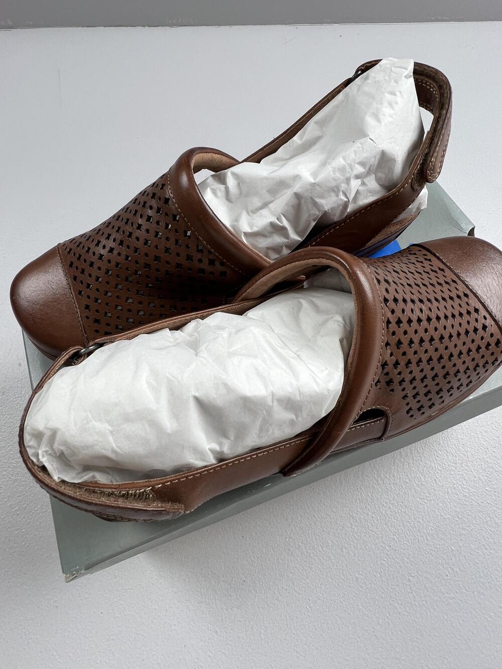 SoftWalk Salina Sandals Womens 10W Brown Leather Slingback Wedge Comfort Shoes